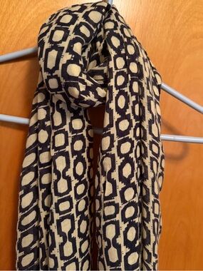 NWT Banana republic black and tan square print scarf 24”x78”